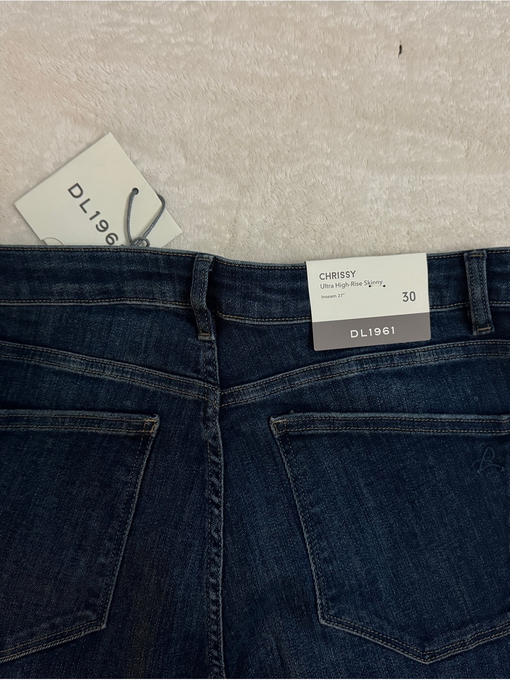 DL1961 Women's Dark Indigo Skinny Jeans - Picture 2 of 2